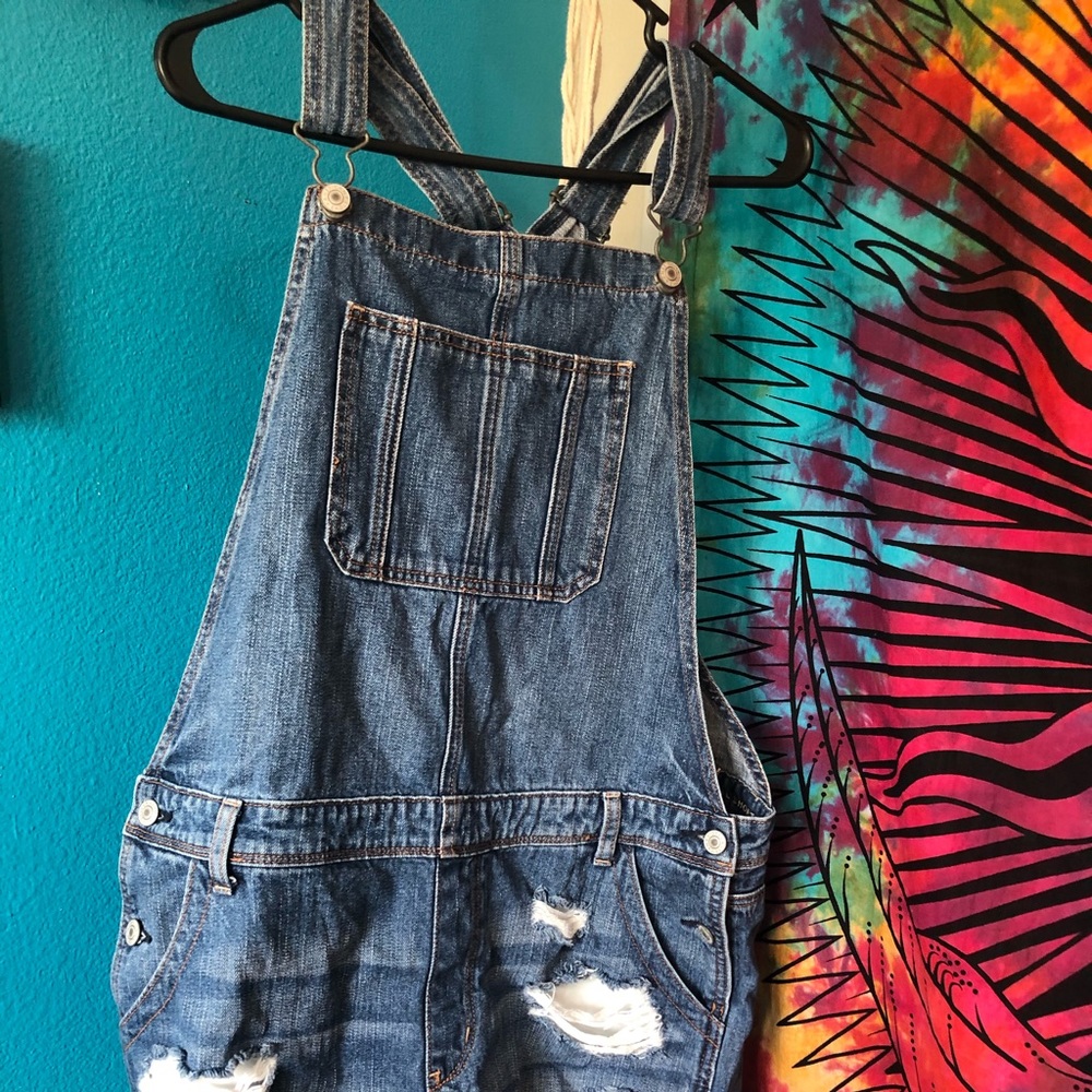 Very stylish love but too big just fits me weird